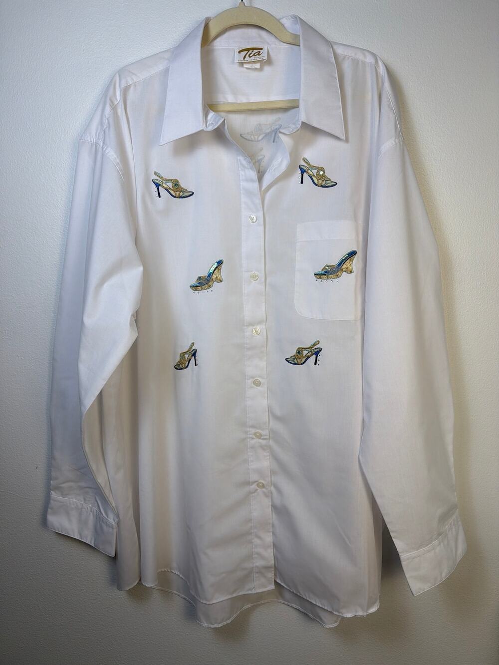 Vintage Tia Designs High Heels Embroidered Button Front White Shirt | Plus Size